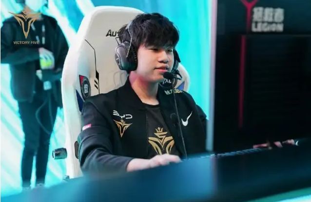 被迫提前退 被迫提前退