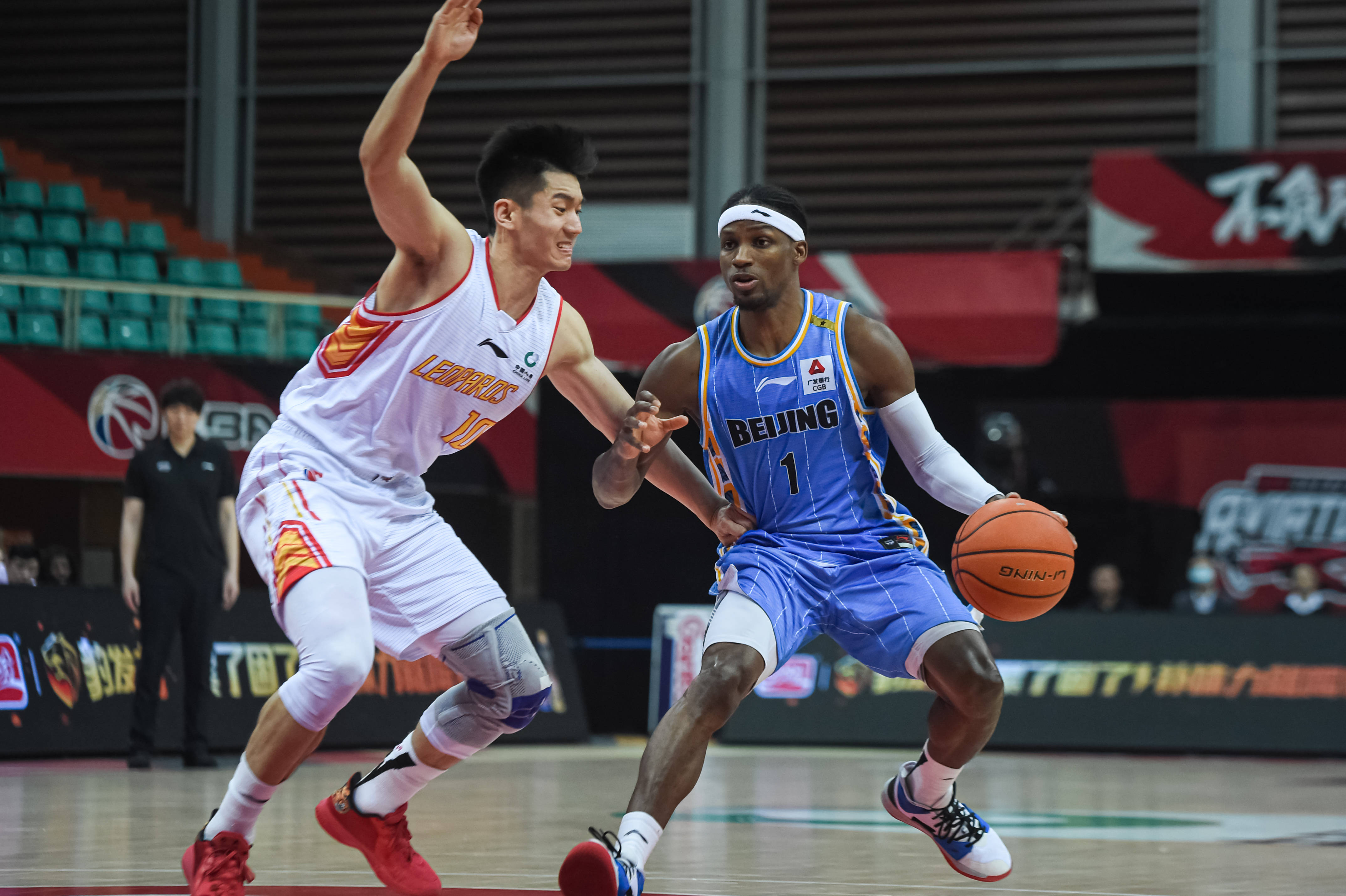 赛的球队来 赛的球队来