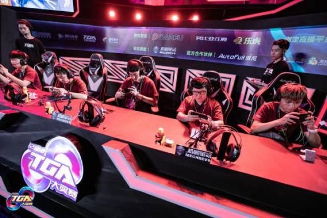 利物浦保持 利物浦保持